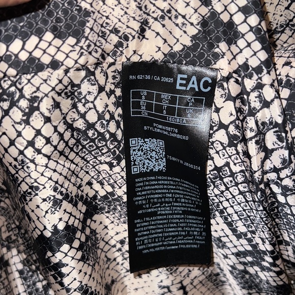 GUESS puffer jacket - Picture 13 of 15